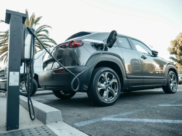 AI Research Revs Up EV Charging for Large-Scale Optimization, Speed, and Savings